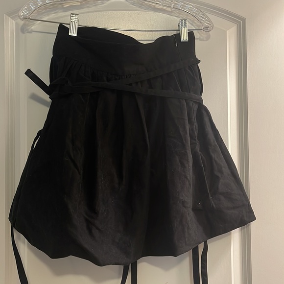 D&G from Dolce Gabanna size 28 black tie around mini skirt - Picture 5 of 6